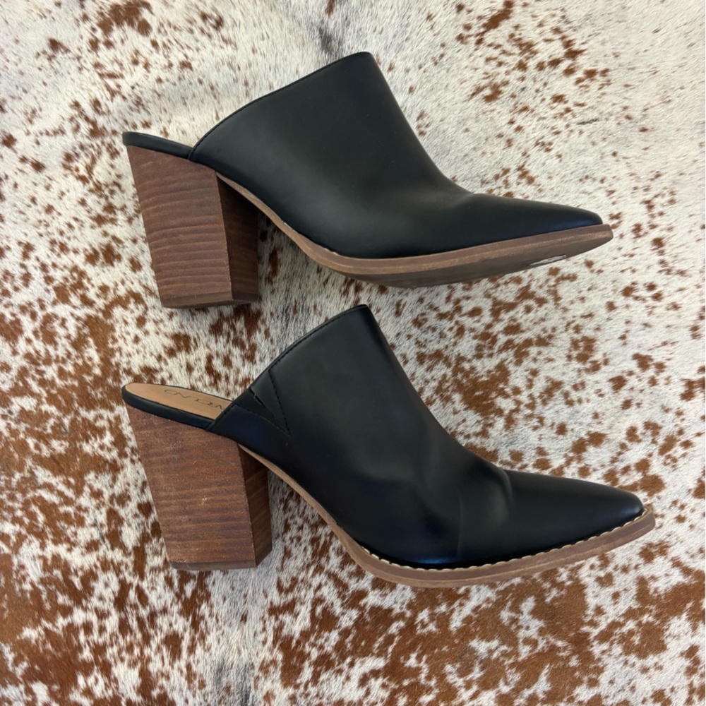 Abound Black Western Mules with Heel
